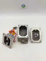 Cooper Crouse-Hinds EDSC218-SA Haz. Loc. 2-Pole Snap Switch w/ EDSC271-SA Body (