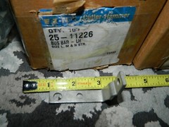 Lot of 100 New Eaton 25-11226 BUS BAR LH CONNECTOR for IEC size L, M, N STR.