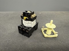 Siemens 3LD11 18-OTB53, Disconnect with Knob Mount And Connector