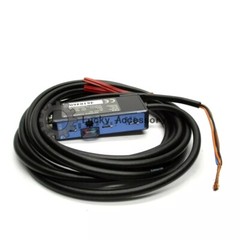 1PC KEYENCE FS2-60 Fiber Optic Amplifier Sensor New In Box Expedited Shipping
