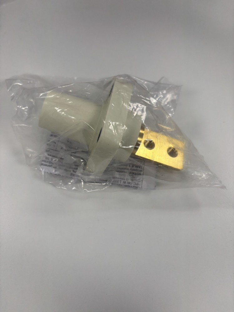 Hubbell CAMLOCK HBLFRB2W Single Pole 400A Female Bus 2 Hole White