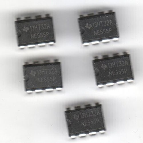 10x Texas Instruments IC NE555 (8 pins DIP) NE555P