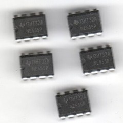10x Texas Instruments IC NE555 (8 pins DIP) NE555P