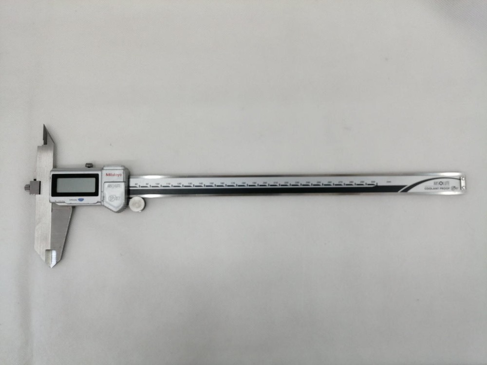 Mitutoyo Digital Caliper 300mm 0.01mm Measurement with SR44 Battery