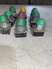 LOT OF 9 CUTLER HAMMER INDICATING LIGHTS. 10250T