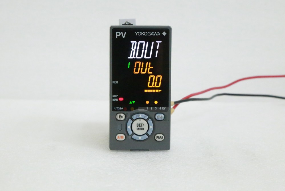 YOKOGAWA Used UT32A-000-11-00 Digital Temperature Controller ELEC-I-3481=9B18