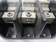 Cooper Bussmann 16320-3 Terminal Distribution Block 600V 175A