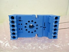 ONE (1) Finder 90.03.SMA SOCKET NEW