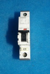 SIEMENS 5SY7102-7 Single Pole 230-400V, 15KA C Curve, 2A Breaker + 1 Year War…