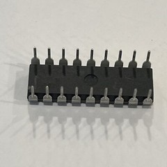 MAX222CPN MAXIM 18-Pin DIP LINE TRANSCEIVER,CMOS,2 DRIVER,2 RCVR