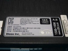 ZIO ZIO-SW500 Fast Ethernet Desktop Switch HUB
