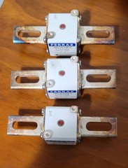 Mersen Ferraz Protistor Semiconductor Fuse T301064 700V AC 450A Lot of 3 !