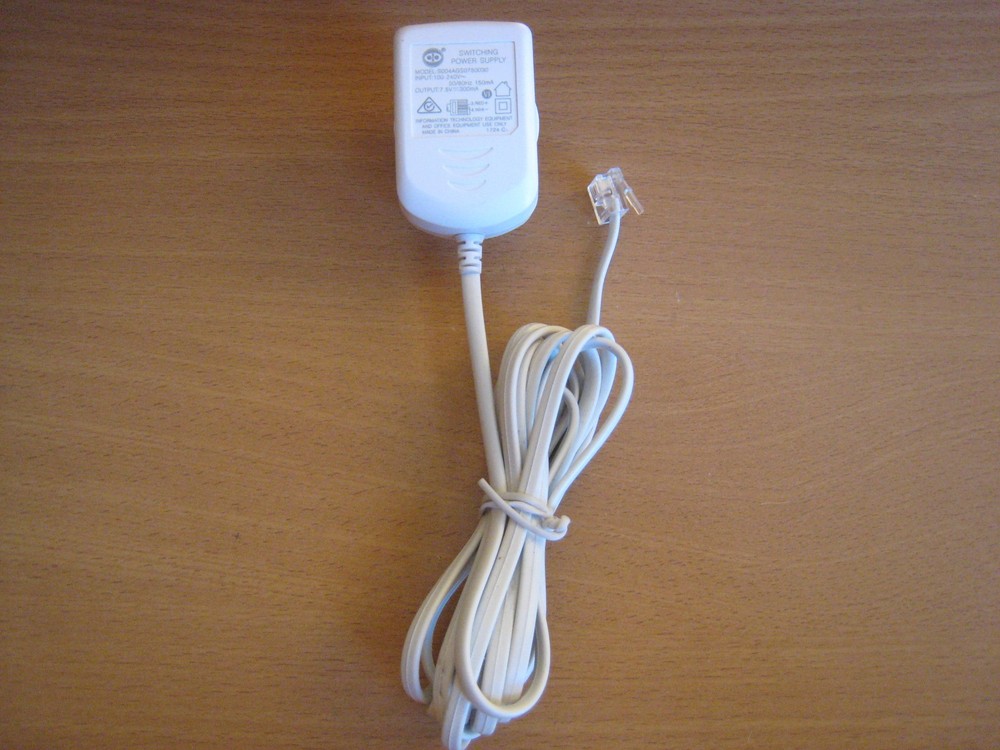SWITCHING POWER SUPPLY MODEL: S004AGS0750030 100-240VAC 7.5VDC 300Ma