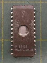 National Semiconductor NMC27C32Q-35 Integrated Circuit w/ Window, 24 Pin, 12 Pos