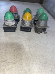 LOT OF 8 CUTLER HAMMER INDICATING LIGHTS. 10250T