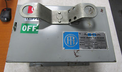 💥I-T-E 100 AMP CIRCUIT BREAKER PLUG ENCLOSURE 3 POLE 600 VAC BDEH3100