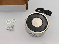 80mm x 38mm Size DC 24V 1000N Sucking Disc Solenoid Lift Holding Electromagnet