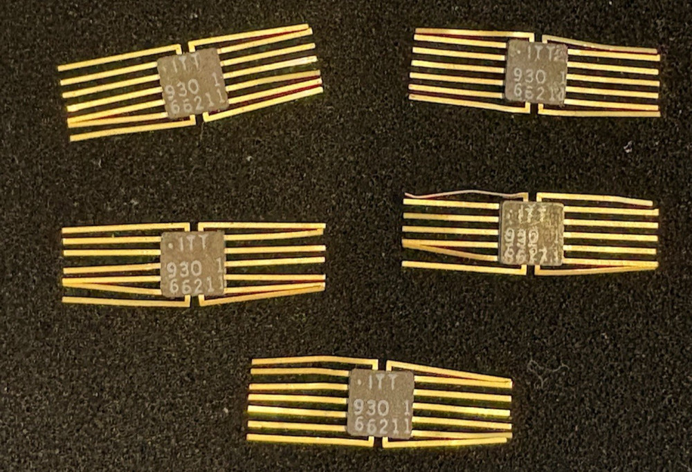 Lot of 5 ITT Gold Flat Packs ITT 930 1 66211 IC DTL Circuit Collection Vintage
