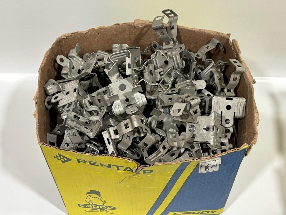 91 PC Erico Caddy 812M912 Combination Conduit For 1/2″ or 3/4″ EMT, Rigid