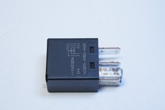 Lot of 5 TE V23074-A1002-A403 Automotive Relay & 5 Plug-In Socket & 20 Terminals