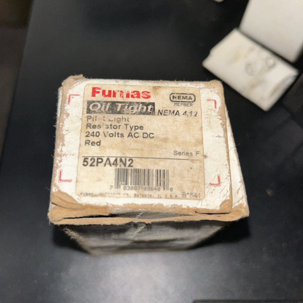 Furnas 52PA4N2 Oil Tight Red Pilot Light Resistor Type 240v Acdc New Old Stock