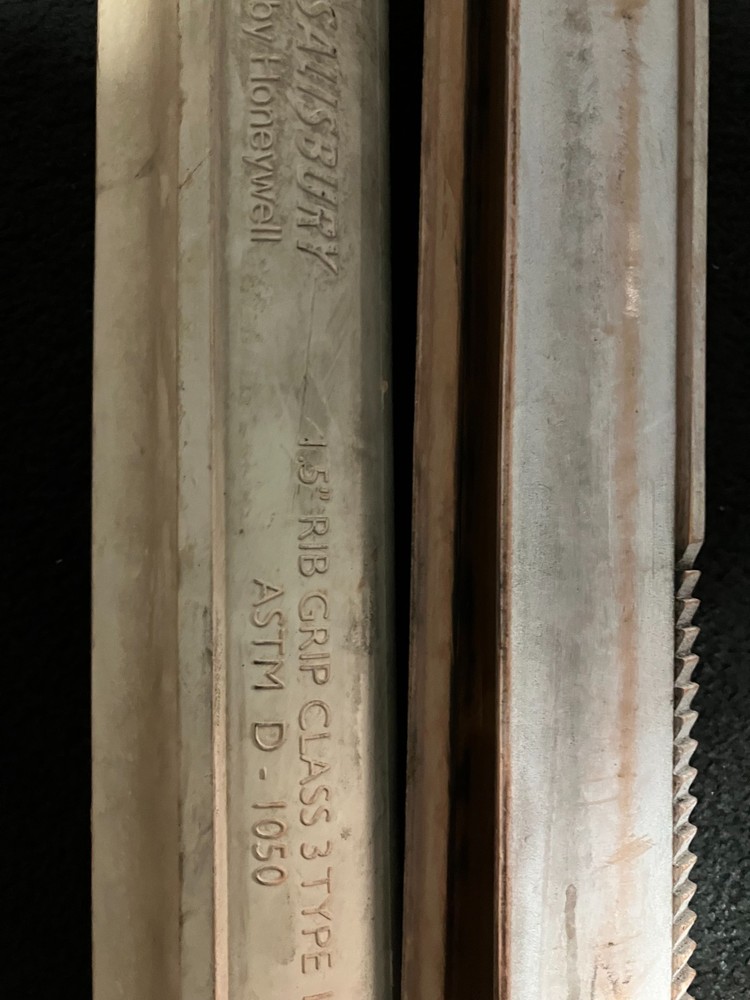 Lot 4 straight line insulating hose class 3 type II 1.5″ rib grip ASTM D – 1050