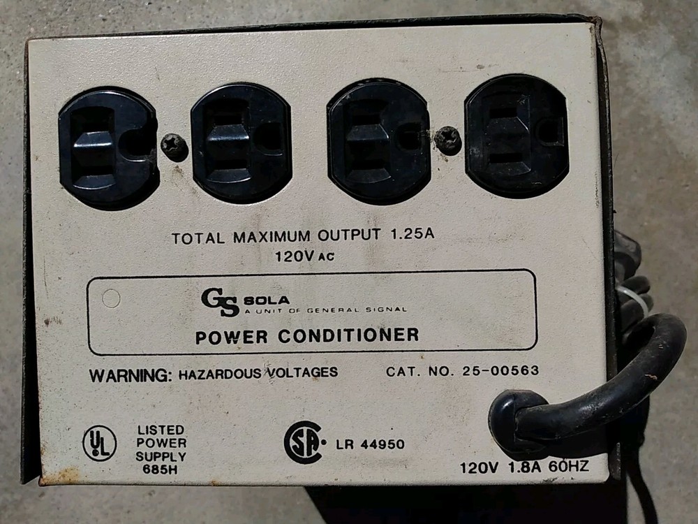 USED Sola Portable Power Regulator Conditioner CAT# PC-150 25-00563 120V 1.25A
