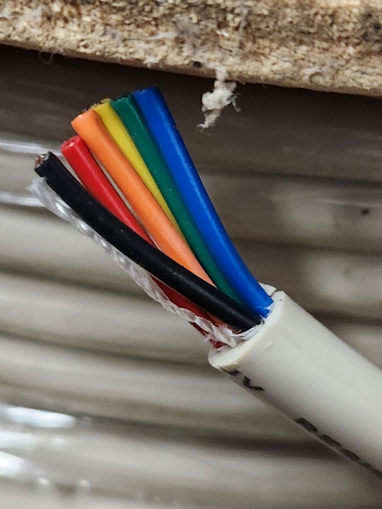 LORCOM 18 AWG – Stranded 6 Conductor – 300V , UL2464, UV RESISTANT, 25 FEET !