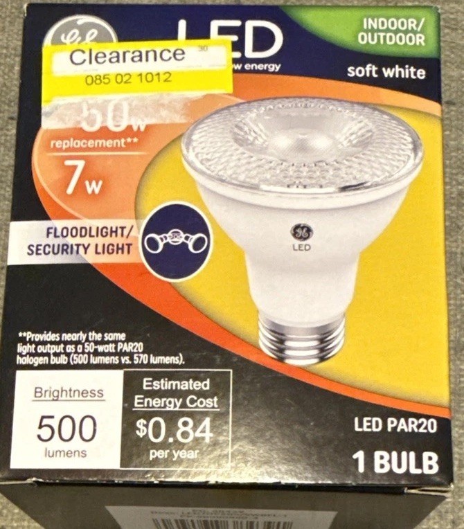 LED Floodlight Bulb, Soft White, 500 Lumens, 7 Watt – 38439