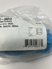 New Meltric 61-3A013 Blue Poly Handle, 3/4″ NPT, 0.39 to 1.18″ Cable Range