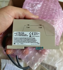 Omron V600-HAR92 Intelligent Controller brand new