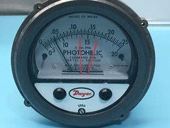 Dwyer Photohelic Series 3000 Pressure Switch/Gage, 160438