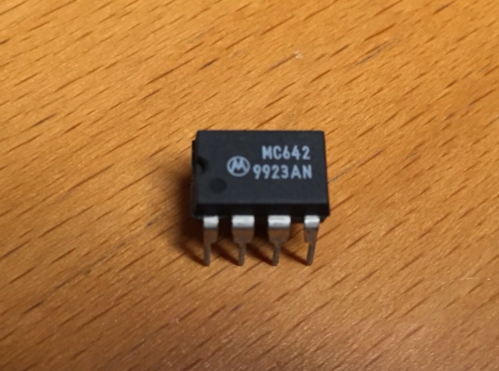 Motorola MC642P PWM Fan Motor Speed Controller 8-Pin PDIP Rail (5pcs = 1 lot)