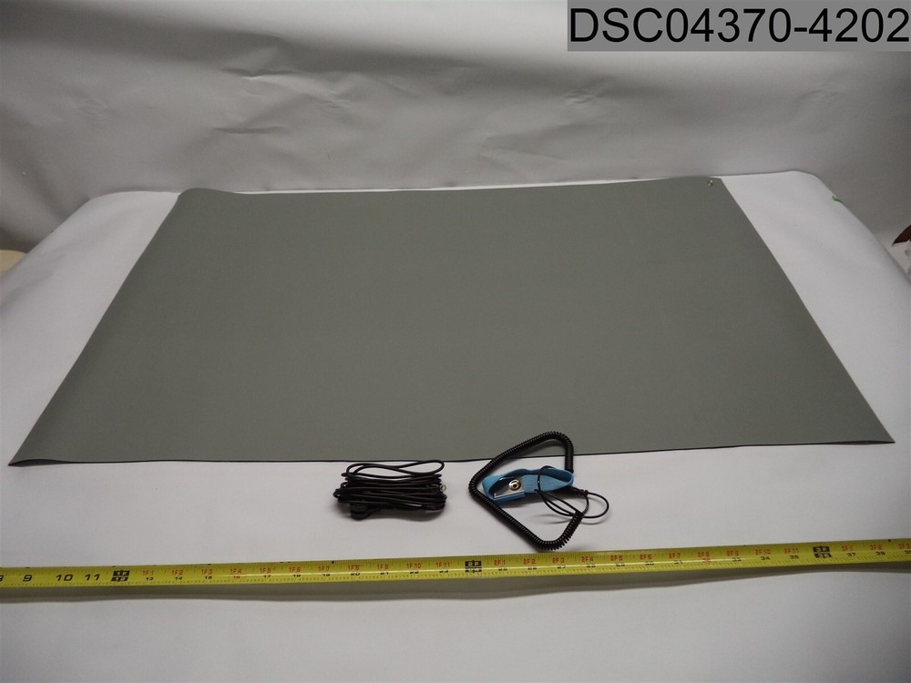 MWRF Source ESD Mat Kit W/Wrist Strap & Grounding Cord, 2′ X 3′, B09P7KG4PC