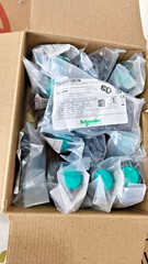 10PCS LOT-Schneider XB5AW33B1N Illuminated pushbutton, plastic, flush, green-NEW