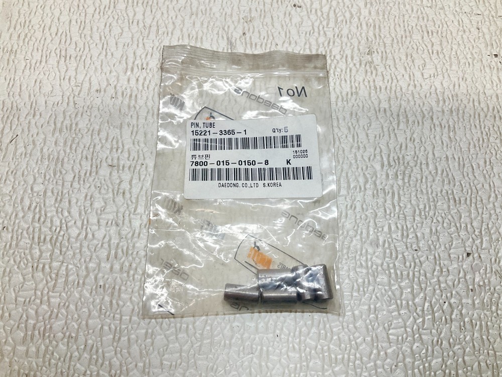 Daedong Kioti 15221-3365-1 Tube Pin 1522133651 Lot of 5 New (TSC)