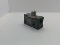 ARO 214-2-C MANUAL AIR CONTROL VALVE, 3-WAY, 1/8″ NPT