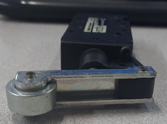 NORGREN MH01CDA72B001 ROLLER VALVE. NEW SALE OEM ORIGINAL USA