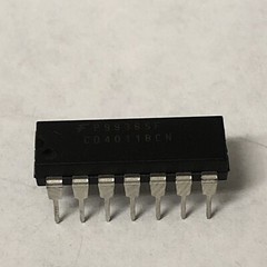 CD4011BE NAND Gate 4-Element 2-IN CMOS 14-Pin PDIP Tube