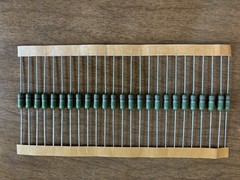 Lot of 25 .82 Ohm 1 watt Resistors ± 5% New Old Stock
