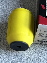 NEW Cooper 5266NCR 15A 125V 2P 3W NEMA 5-15P Yellow Autogrip Plug 3 Prong