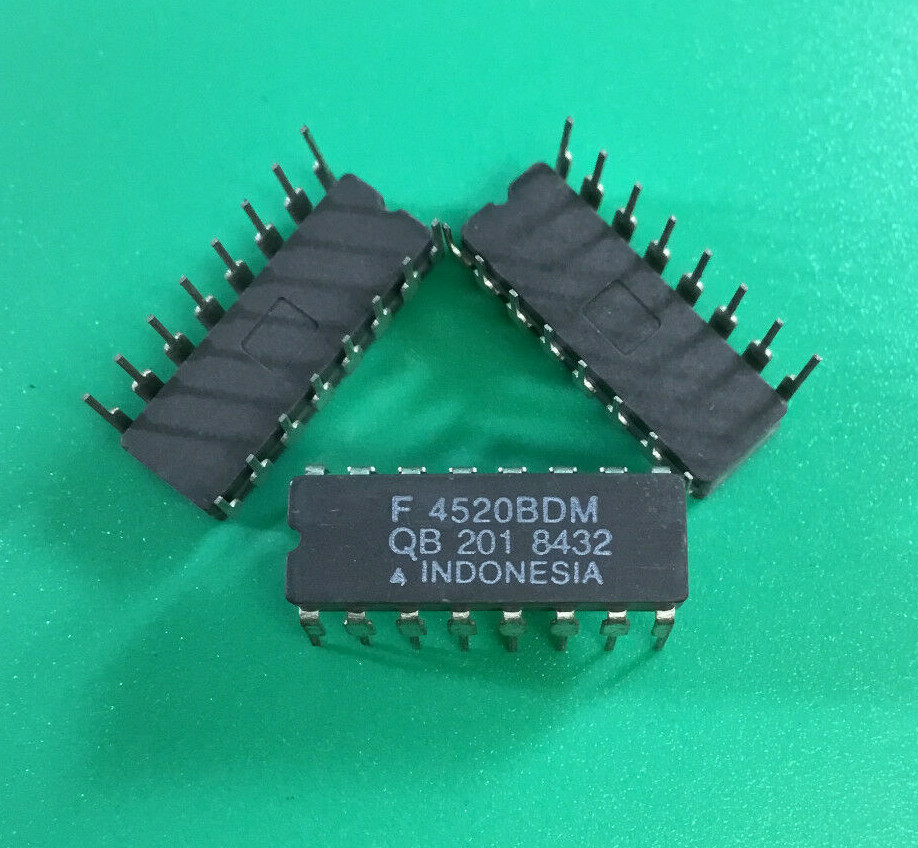 (3PCS) F4520BDMQB FSC IC 16-PIN CDIP