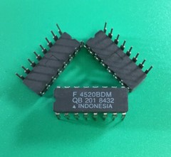 (3PCS) F4520BDMQB FSC IC 16-PIN CDIP