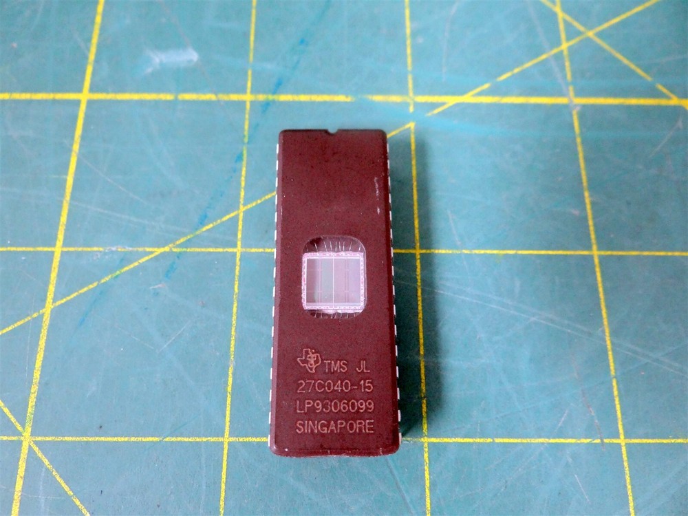 Texas Instruments Semiconductors TMSJL27C04015 32Pin Microchip EProm