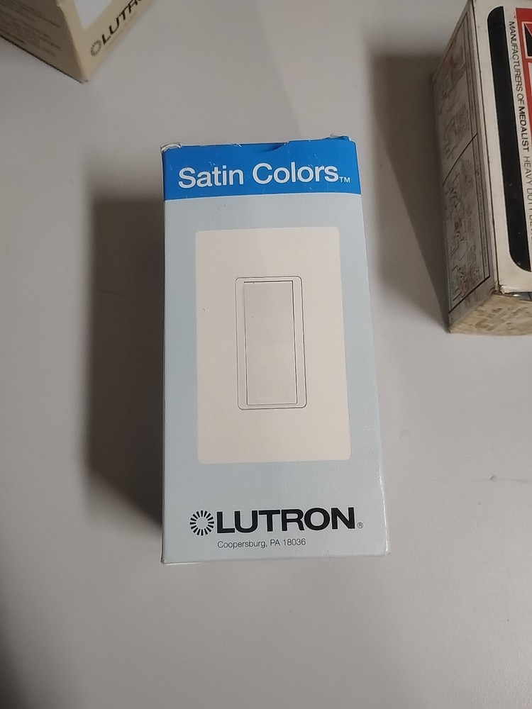 Lutron SC-3PS-BI General Purpose 15A 3-Way 120V Satin Colors Biscuit -NEW