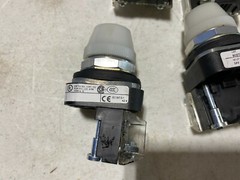 One (1) Allen Bradley 800T-QH24W White Pilot Light 24V AC/DC, NOS no box