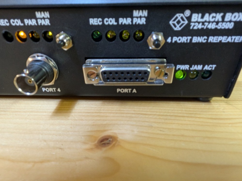 Black Box 4 Port BNC Repeater Rev A1 02-00220 Industrial Network Hub Tested