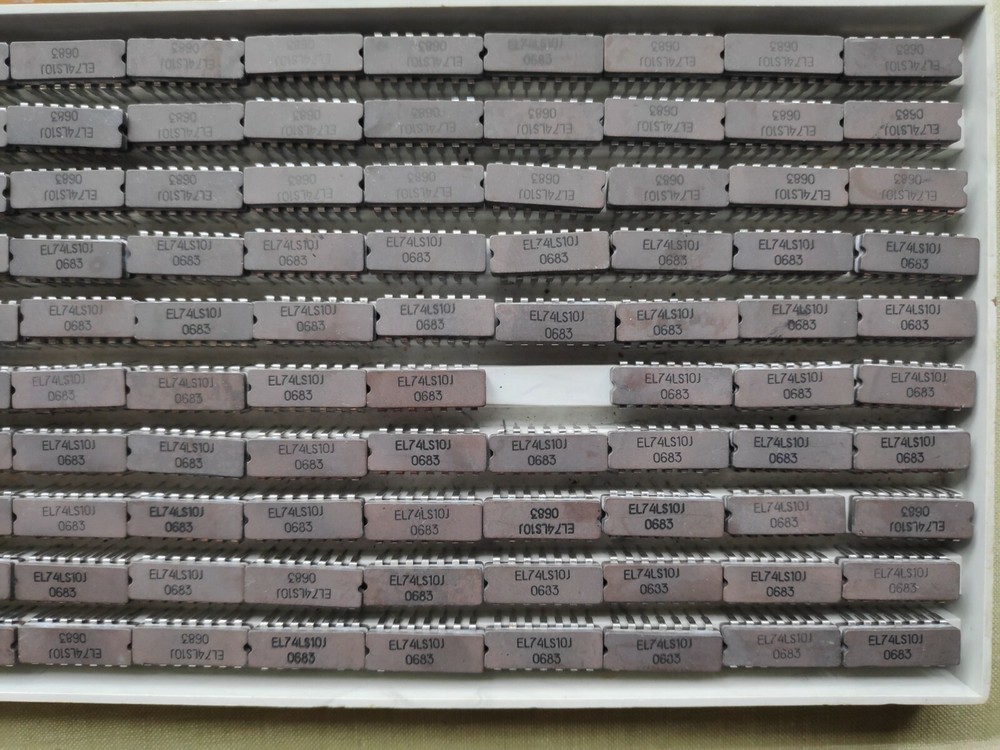 EL74LS10J analog in USSR SN74LS10J NAND Gate Ceramic Integrated Circuit. 1 pcs.