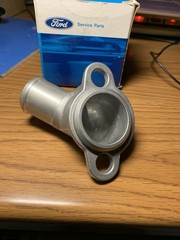 Ford F6AE-8594-AC F6AE8594AC Thermostat Housing New