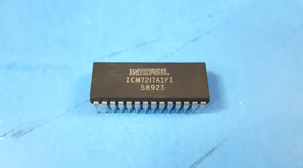 ONE PC- IC, ICM7217AIPI, INTERSIL, 28PIN, LED DRIVER, 7-SEGMENT